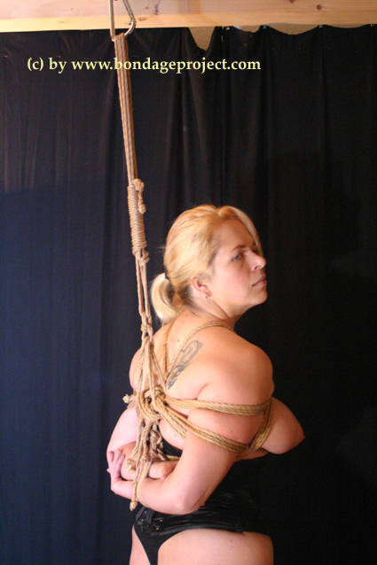 09Takate-Kote-Shibari-Zuri.jpg 32.6K